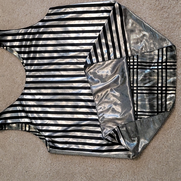 Reversible! 4 ways! - Picture 5 of 14